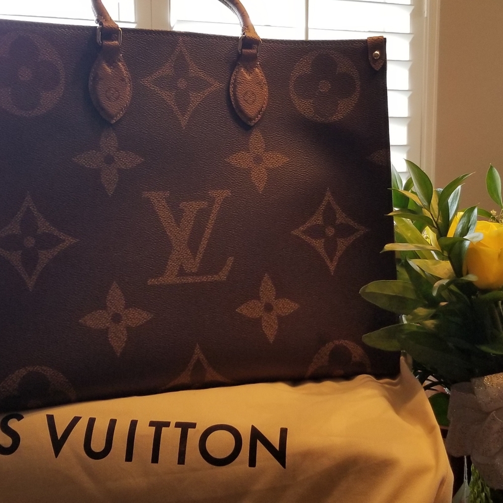 LOUIS VUITTON REVERSE ONTHEGO